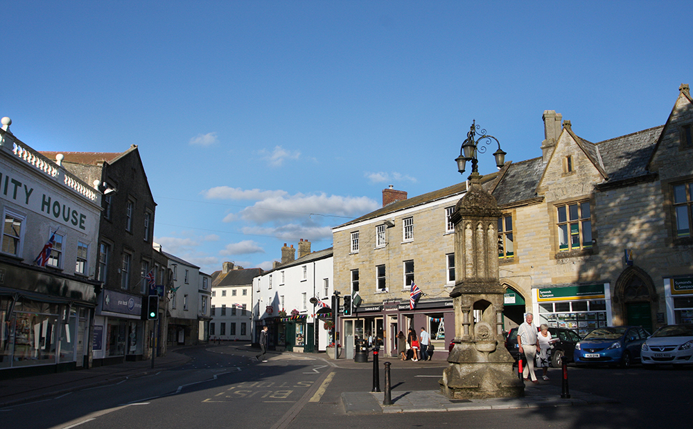 towards river cottage.jpg